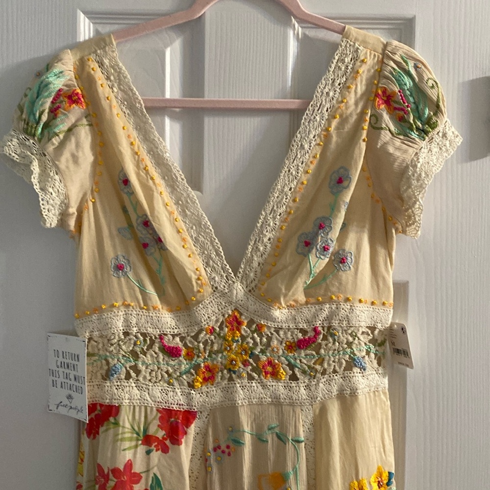 Hibiscus Heaven Maxi Dress